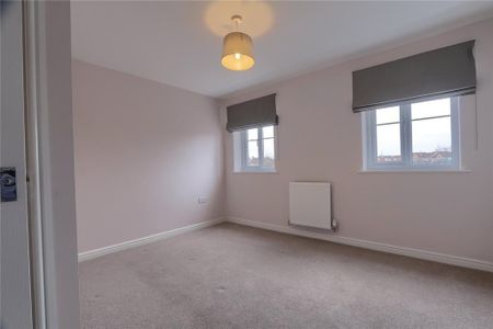 3 bedroom end of terrace house to rent - Photo 2