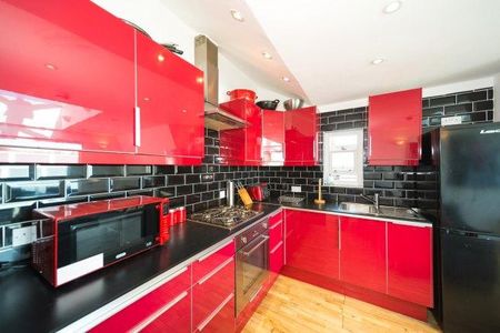 6 bedroom flat to rent - Photo 3