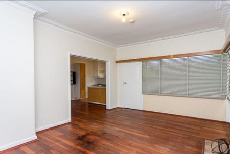 Spacious 2x1 plus Sleepout in Belmont - Photo 4