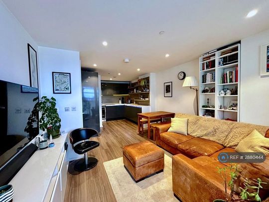 1 bedroom flat to rent - Photo 1