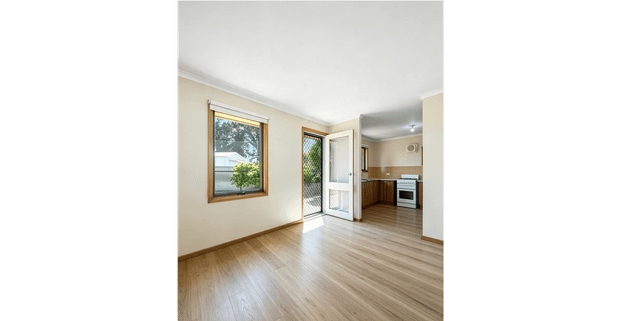 Spacious & Bright Home - Photo 1