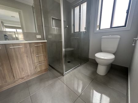 3 / 132-134 Sobraon Street, Shepparton VIC 3630 - Photo 5