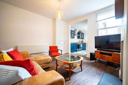 3 bedroom semi-detached house to rent - Photo 2