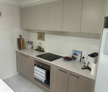 Convenient Pimpama Location – 3-Bedroom Home with Double Garage - Photo 3