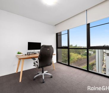 Stylish 2-Bedroom Apartment in Resort-Style 'Landmark' Complex - Photo 5