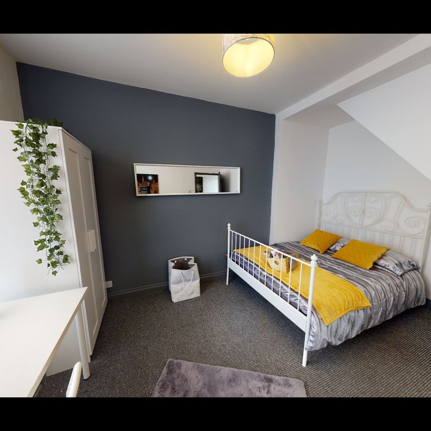 Room in a Shared House, Hafton Road, M7 - Photo 1