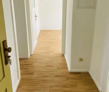 Moderne 3-Zimmerwohnung mit Wohnküche und Tageslichtbad mit Wanne! - Photo 4