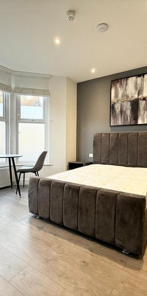 Studio to rent - Photo 1