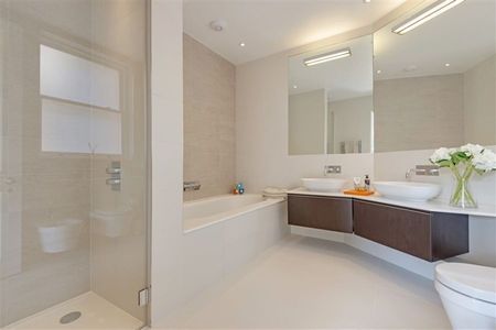 6 Bedroom Semi-Detached To Let - Photo 3