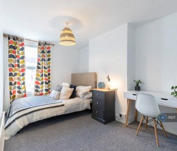 4 bedroom terraced house to rent - Photo 2