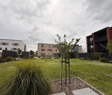 Northcote Apartment - Photo 2