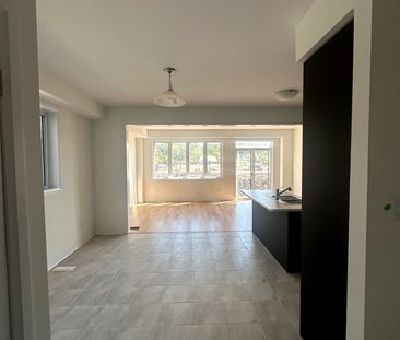 For Lease - 41 Canvas Crescent, Welland, Ontario - Photo 1