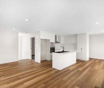 Spacious 4-Bed Townhouse in Austins Ferry - Photo 5