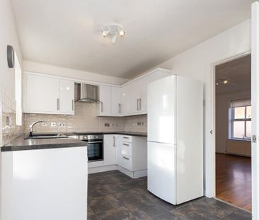 3 bedroom semi-detached house to rent - Photo 2