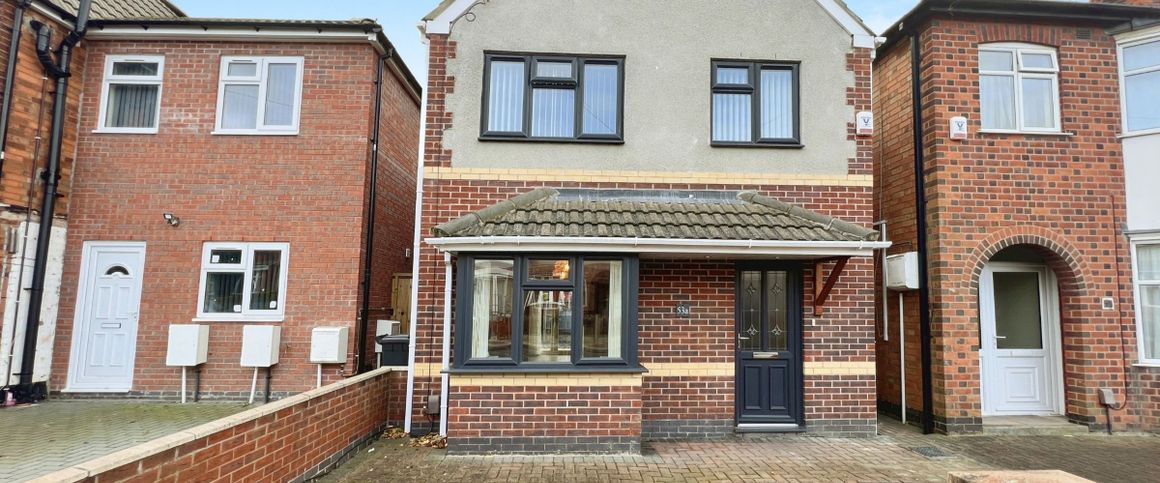 2 bed detached house to rent in Gainsborough Road, Leicester - Photo 1