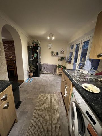 3 bedroom terraced house to rent - Photo 5