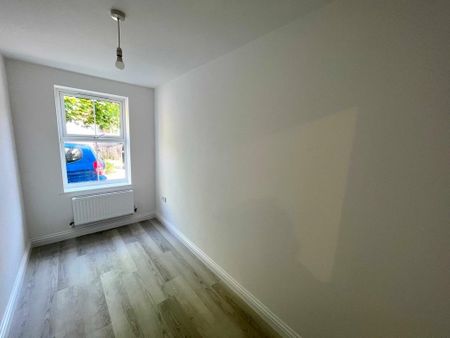 2 bedroom ground floor flat to rent - Photo 3