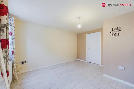 2 bedroom semi-detached house to rent - Photo 5