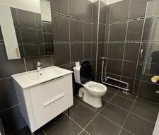Location Appartement 2 pièces 37m² LA CIOTAT 13600 - Photo 4