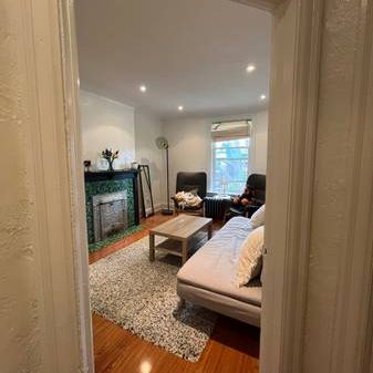 2 Bedroom + Den, 2nd Floor Apartment - Grace Street - Photo 3