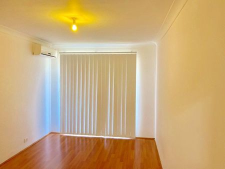 Spacious Full Brick Town House - Photo 2