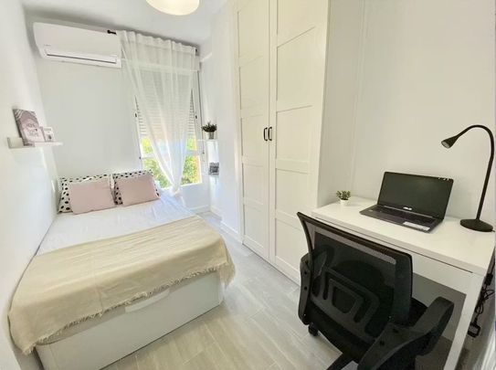 Avenida de los Ángeles, Getafe, Community of Madrid 28903 - Photo 1