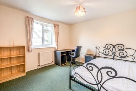 4 bedroom terraced house to rent - Photo 4