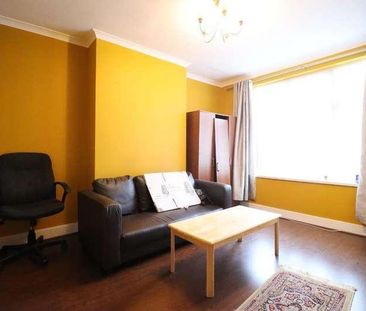 Hillside Drive, Edgware, Middlesex, HA8 - Photo 1