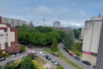 Apartamento T4 para Arrendamento com Garagem em zona prestigiada no Porto