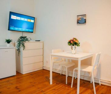 Dein 20qm All-Inclusive Room! Highspeed-WLAN, eigener TV & Balkon - Photo 4