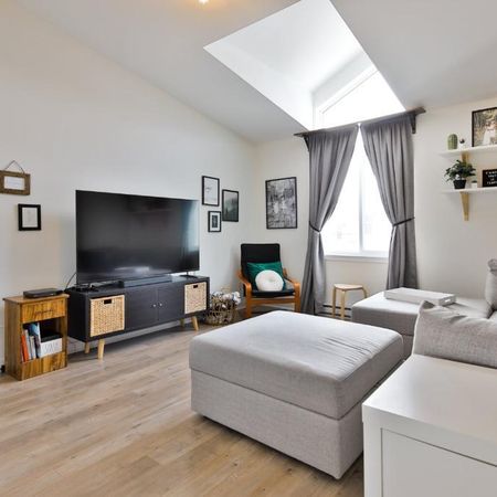 Grand 4 ½ de style condo entièrement rénové – Dernier étage d’un triplex à Sainte-Thérèse ! - Photo 3