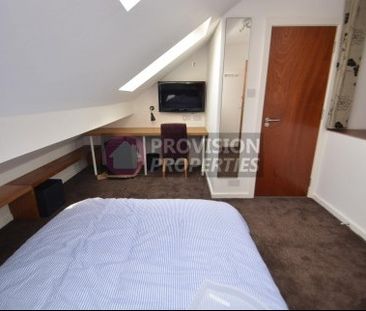 5 Bedroom Houses to Rent in Leeds - Photo 3