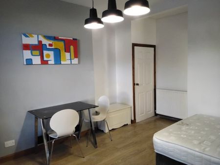 Flat B, 15 Claremont Place, AB10 6RE, Aberdeen - Photo 2