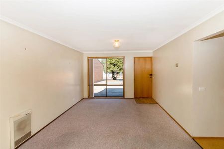 Well located 2 bedroom townhouse - Photo 2