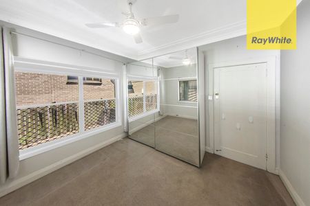 Two Bedroom Plus Study Family Home Situated On Parramatta CBD Fringe - Photo 2