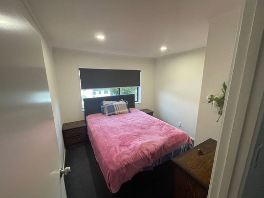 Sunny 3-Bed Home | Fully Fenced | Available Now - Photo 1