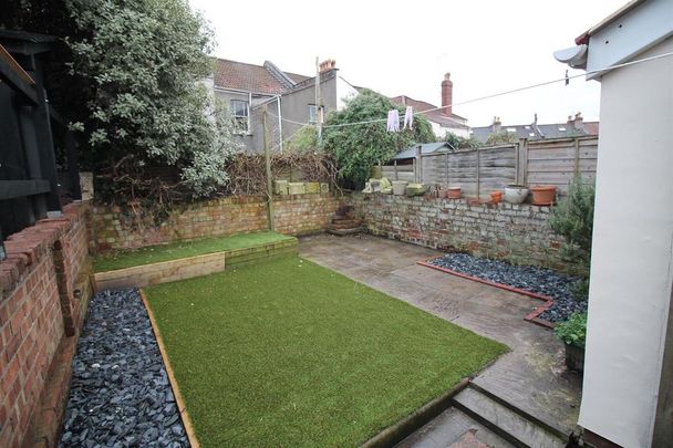 2 bedroom terraced house to rent - Photo 1