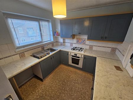 2 bedroom flat to rent - Photo 2