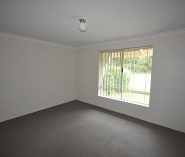 Neat & tidy family home. Only 400m to the beach!!! - Photo 2