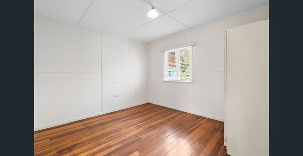 Neat 2-Bed Gem in Blackstone - Perfect for Easy Living! - Photo 1
