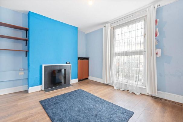 2 bedroom end of terrace house to rent - Photo 1