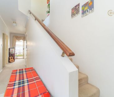 Home with a Pool!!!!! - $800 Per Week - Photo 2