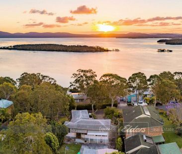 HOUSE WITH VIEWS AT GREEN POINT! - Photo 2