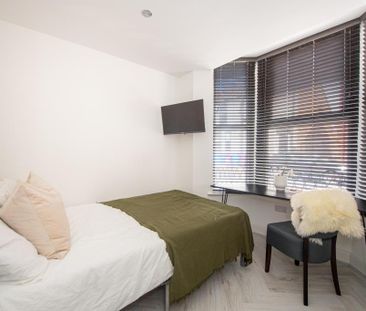 6 bedroom house to rent - Photo 1