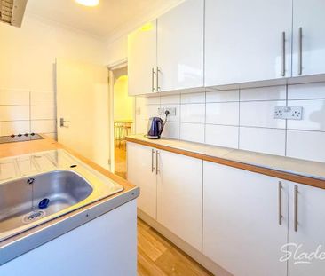 2 bedroom flat to rent - Photo 6