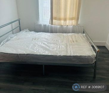 4 bedroom terraced house to rent - Photo 1