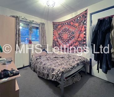 4 Bedroom End Terraced House for rent in Well Close Rise - Photo 5