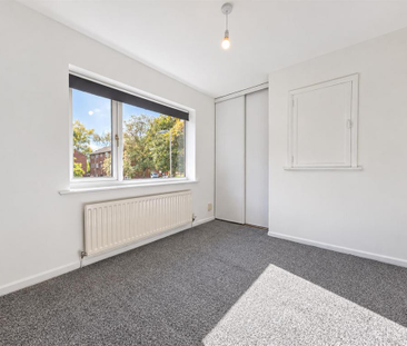 2 bedroom end of terrace house to rent - Photo 5