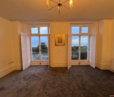 2 bedroom penthouse to rent - Photo 2