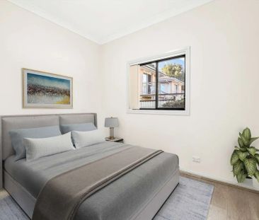 2 Bed-room townhouse with style and convenience - Photo 1